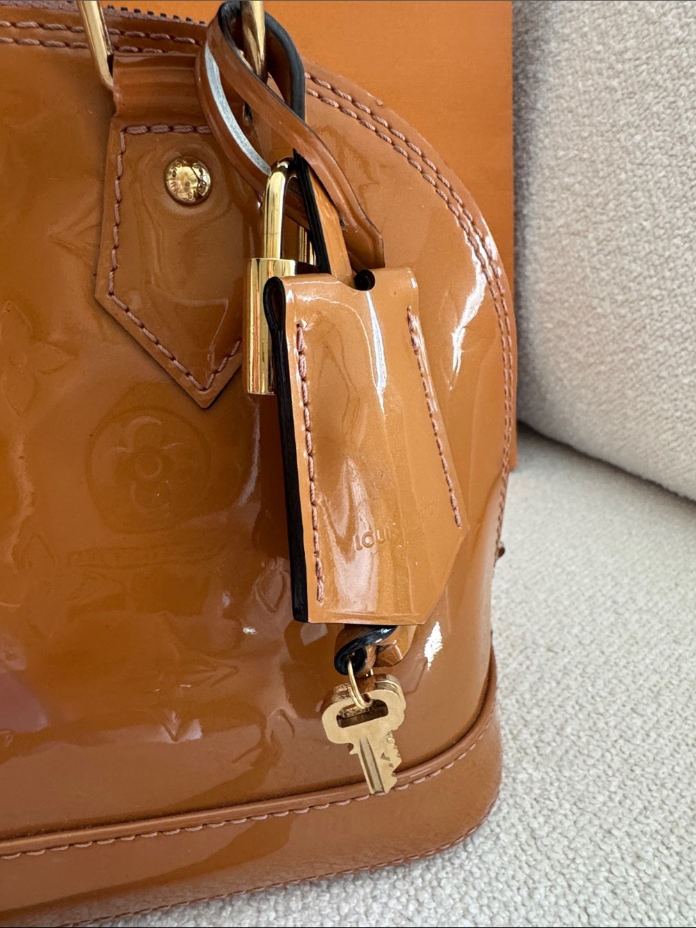 Louis Vuitton Alma BB in Caramel Vernis Patent Leather - Picture 7 of 10